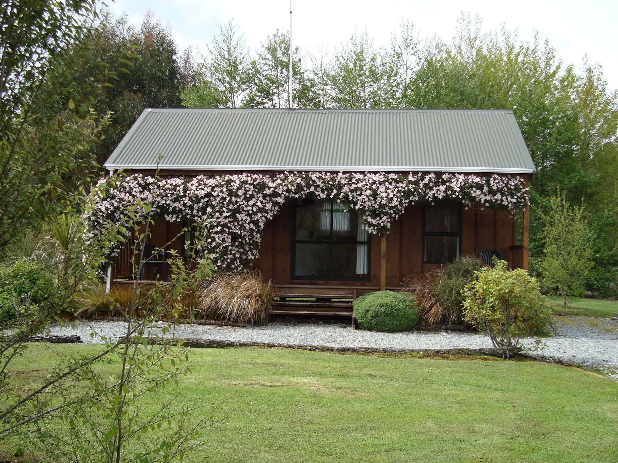 Lake Brunner Country Motel & Holiday Park Moana Exterior foto