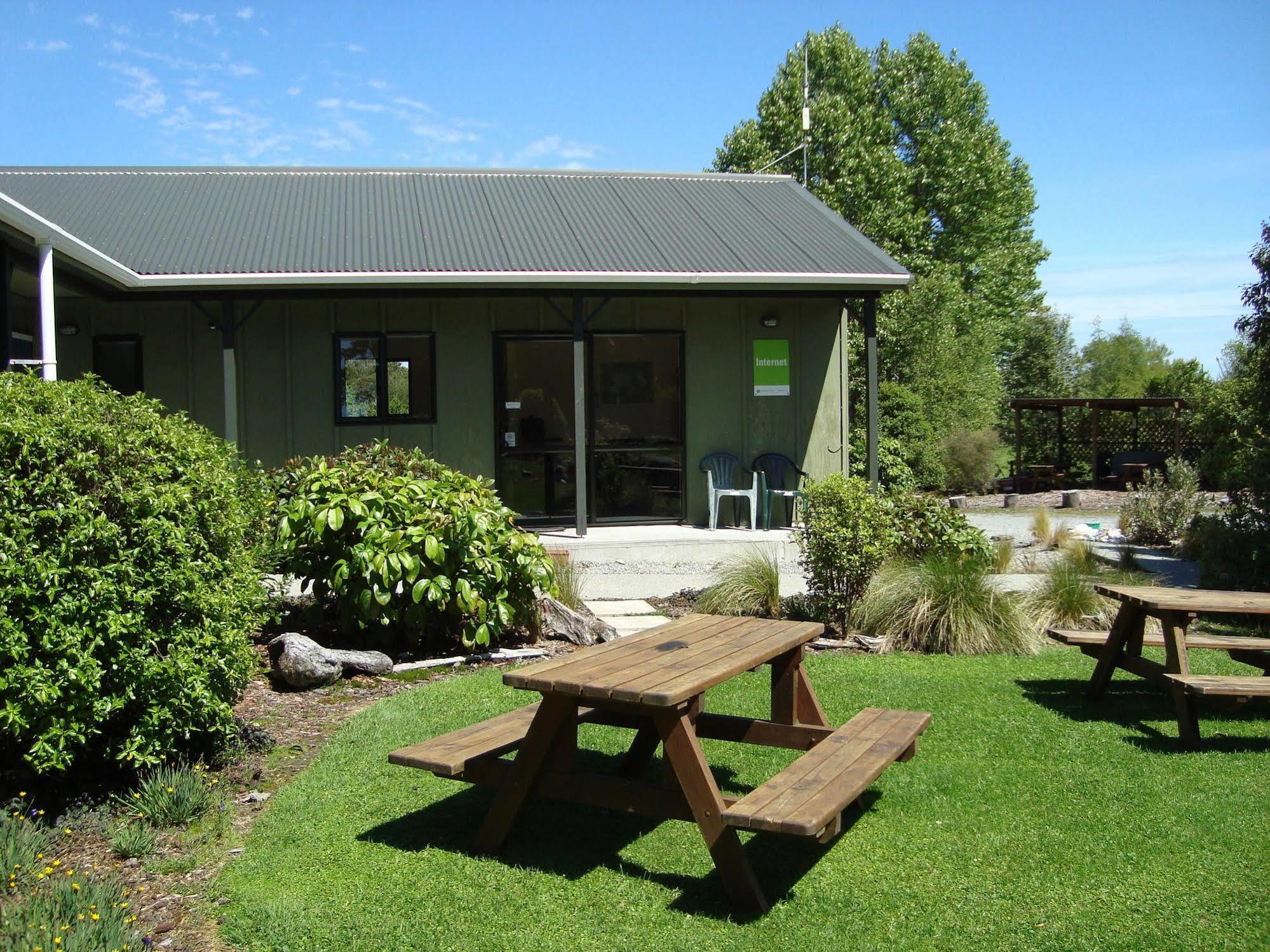 Lake Brunner Country Motel & Holiday Park Moana Exterior foto